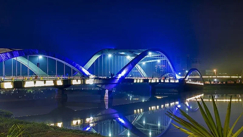 হাতিরঝিলে গভীর রাতে গোলাগুলি, যুবক গুলিবিদ্ধ